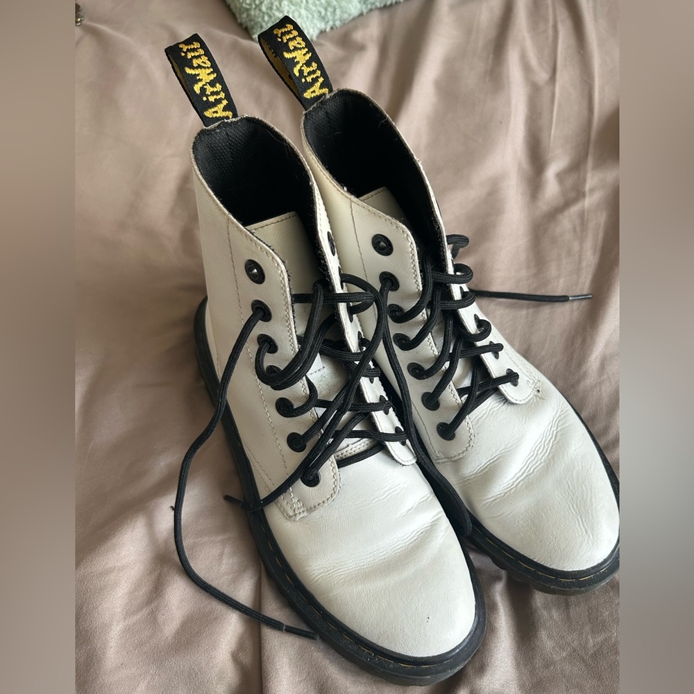 COPY - Doc Martens Luana